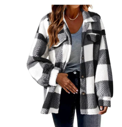 Effortlessly Elegant Jacket with a Timeless Design