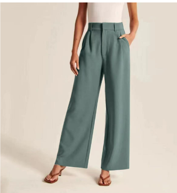 Polished Trousers with an Effortless Classic Look