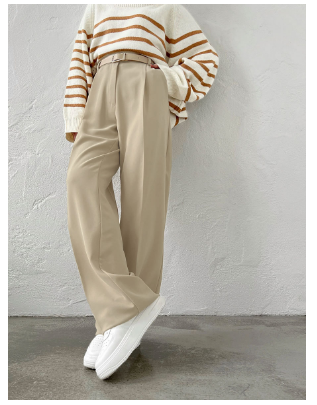 Elegantly Styled Trousers for Everyday Wear