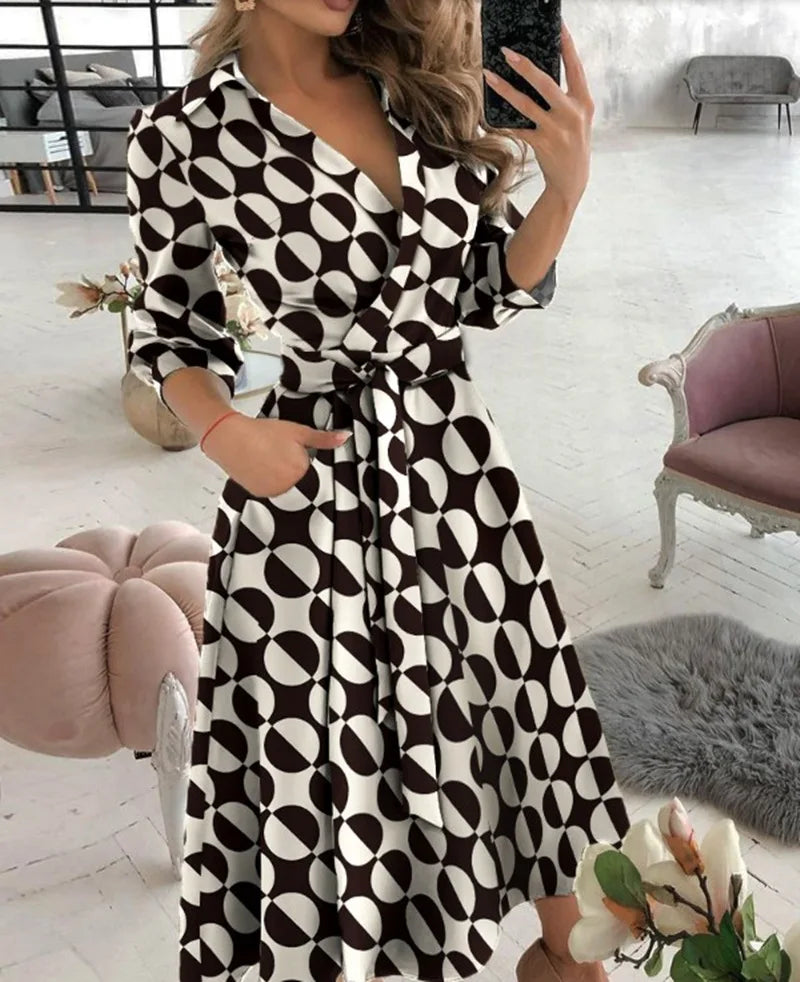 Classic Vintage Dress with a Flattering Fit