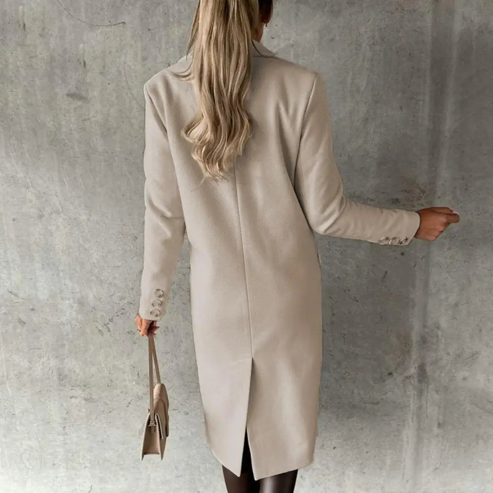 Beautifully Finished Coat in a Timeless Design