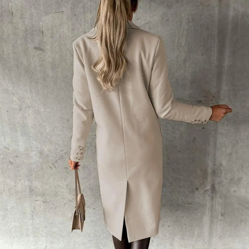 Beautifully Finished Coat in a Timeless Design