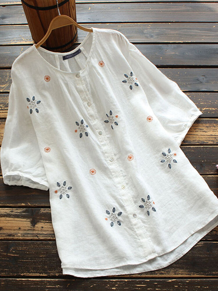 Sophisticated Blouse with a Clean Classic Look