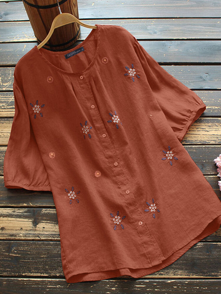 Sophisticated Blouse with a Clean Classic Look