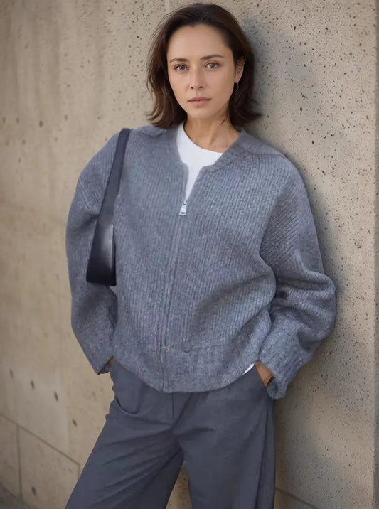 Well Tailored Cardigan with a Graceful Silhouette