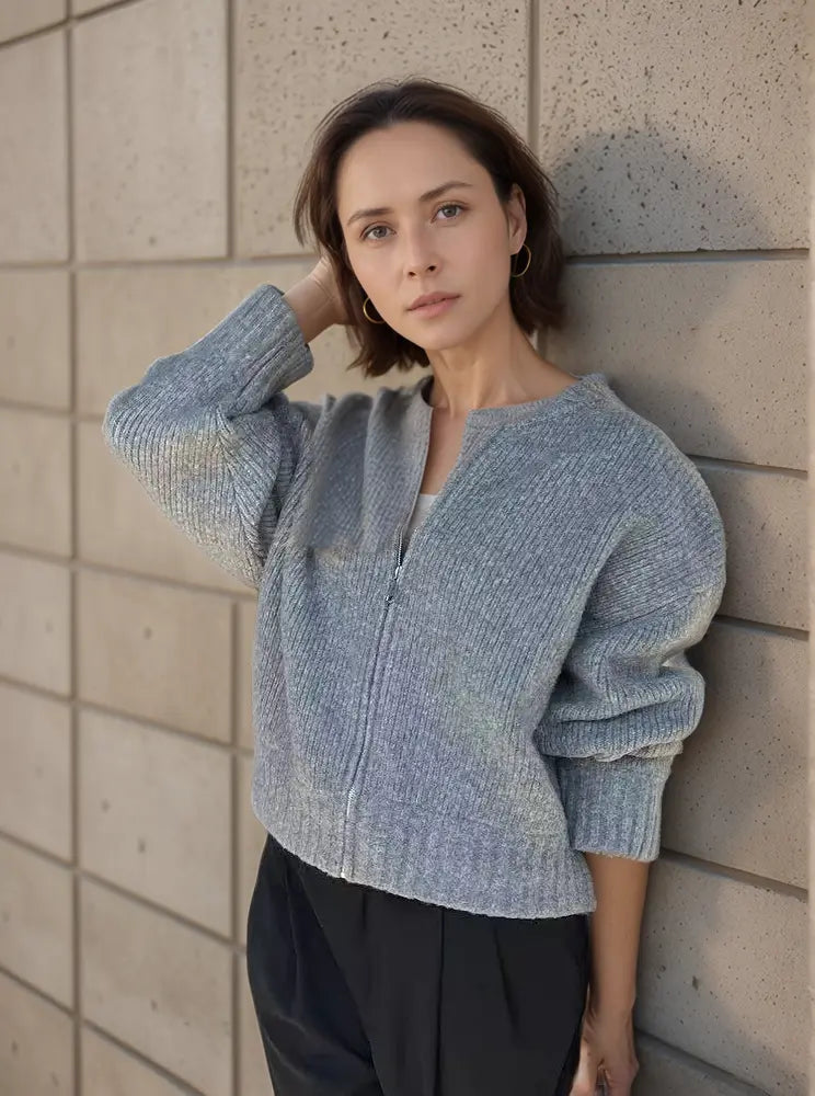 Well Tailored Cardigan with a Graceful Silhouette