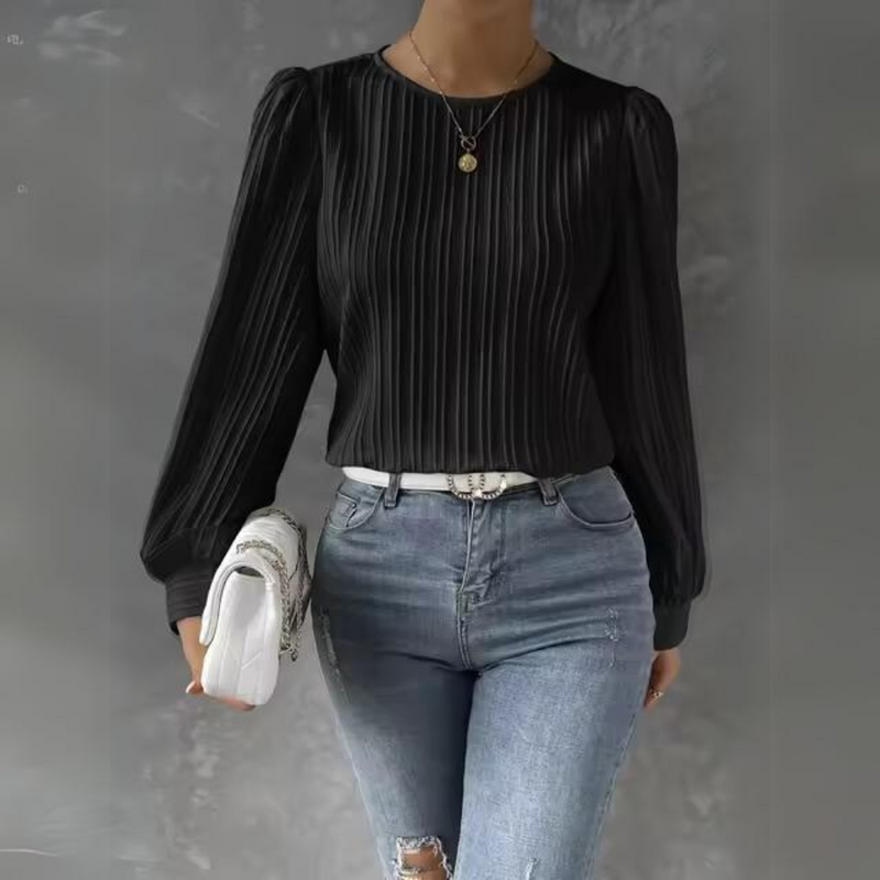 Beautifully Crafted Blouse in a Classic Style