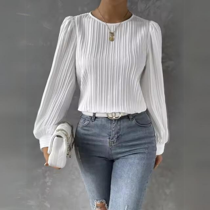 Beautifully Crafted Blouse in a Classic Style