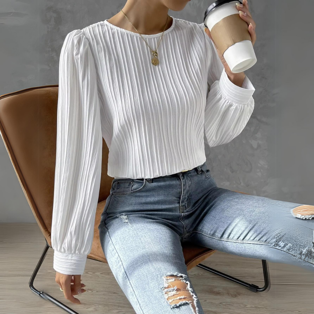 Beautifully Crafted Blouse in a Classic Style