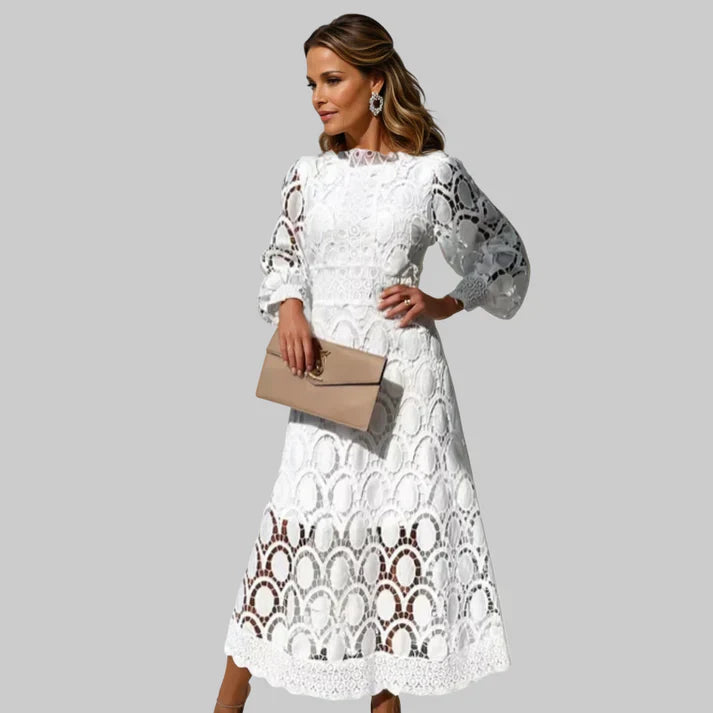 Well Tailored Dress with a Graceful Silhouette