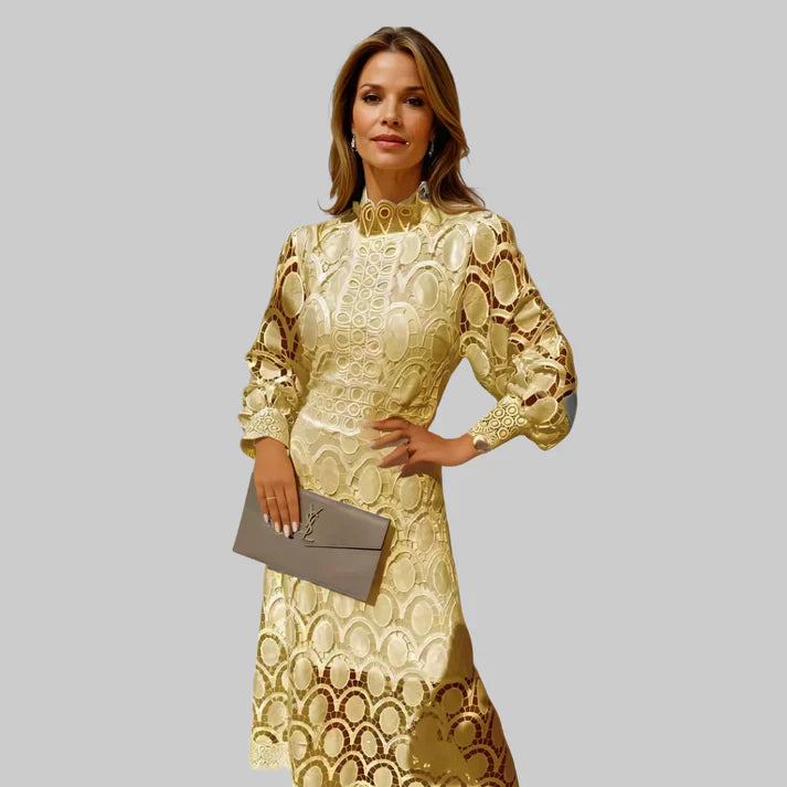Well Tailored Dress with a Graceful Silhouette