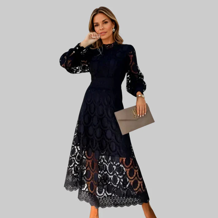 Well Tailored Dress with a Graceful Silhouette