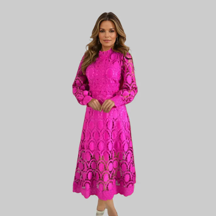 Well Tailored Dress with a Graceful Silhouette