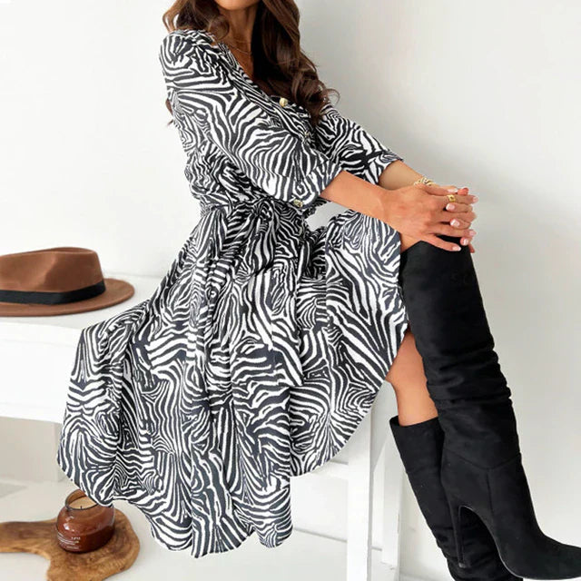 Classic Vintage Dress with a Flattering Fit