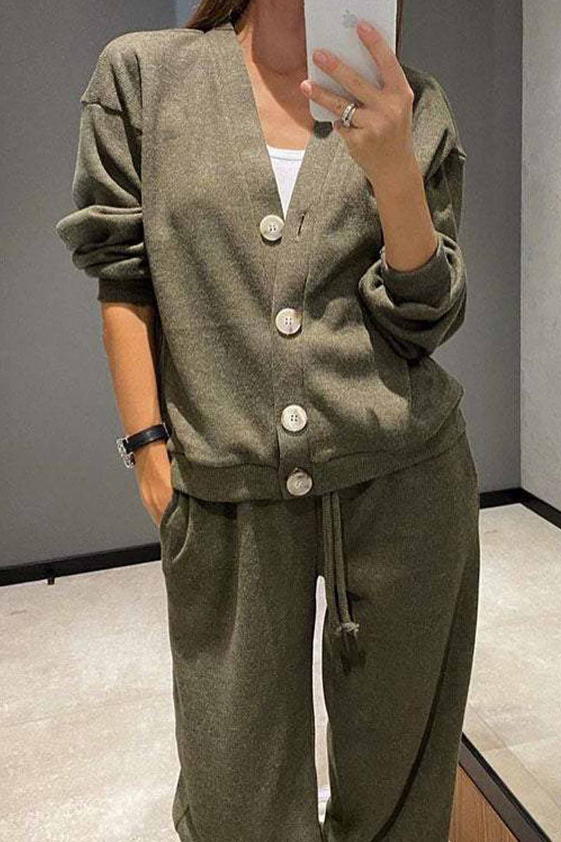 Classic Vintage Cardigan with a Flattering Fit