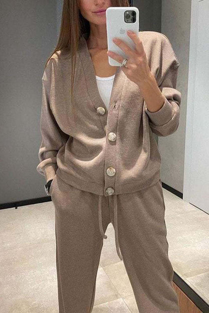 Classic Vintage Cardigan with a Flattering Fit