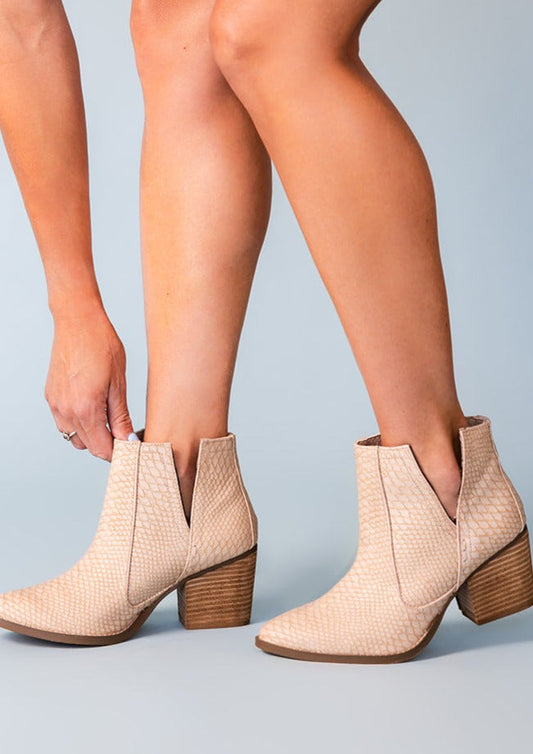 Chic Orthopedic Shoes with Unique Design