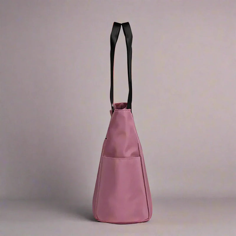 Sophisticated Bag with a Clean Classic Look