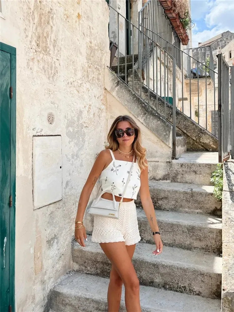 Classic Vintage & Enduringly Stylish Top