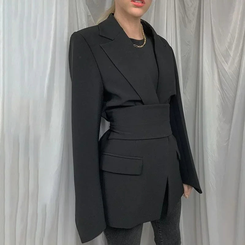 Effortlessly Elegant Garment with a Timeless Design