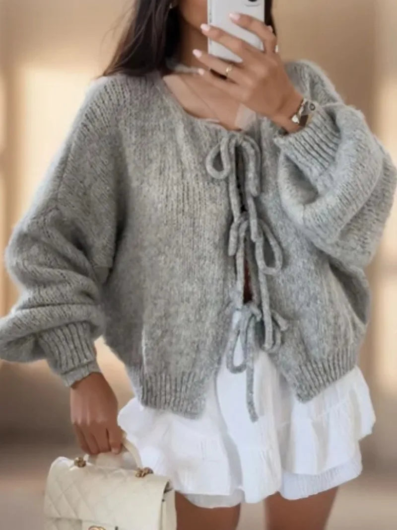 Effortlessly Elegant Cardigan with a Timeless Design