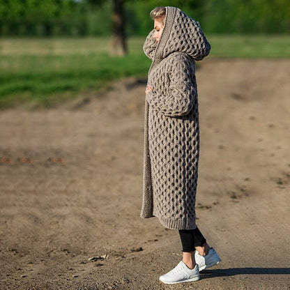 Well Tailored Cardigan with a Graceful Silhouette
