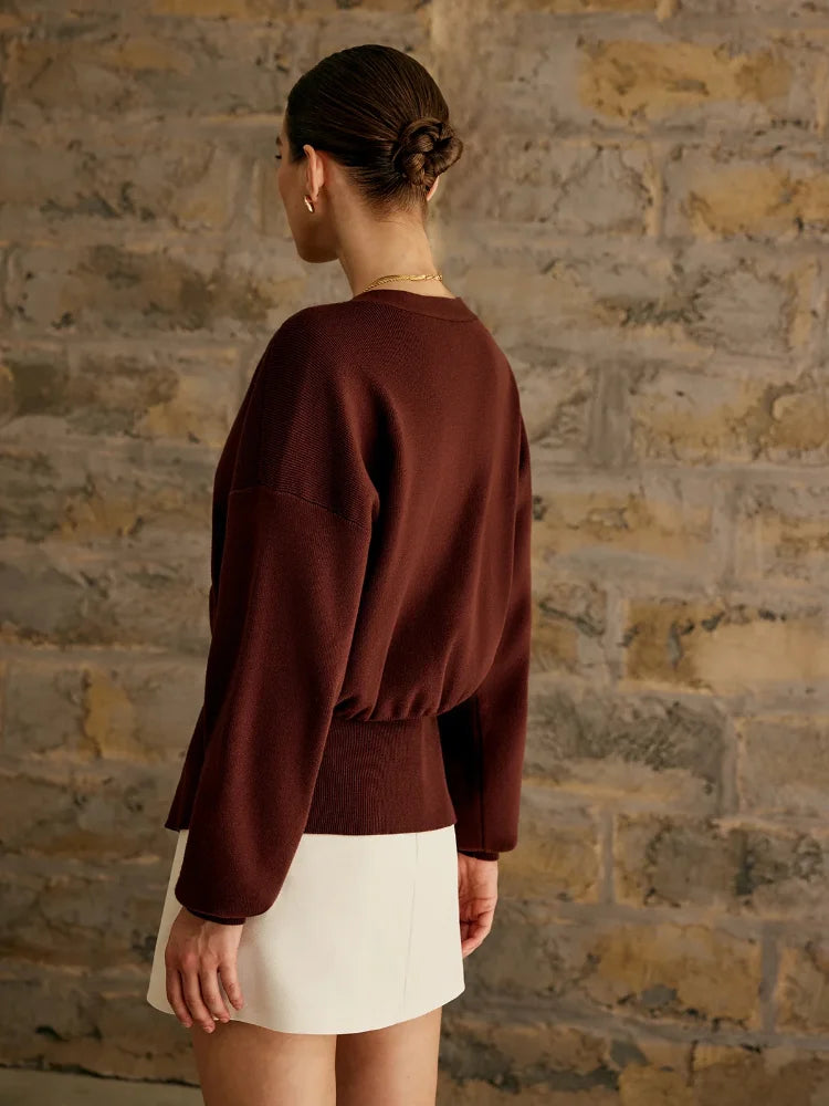 Effortlessly Elegant Sweater with a Timeless Design