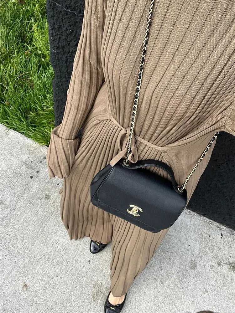 Effortlessly Elegant Dress with a Timeless Design