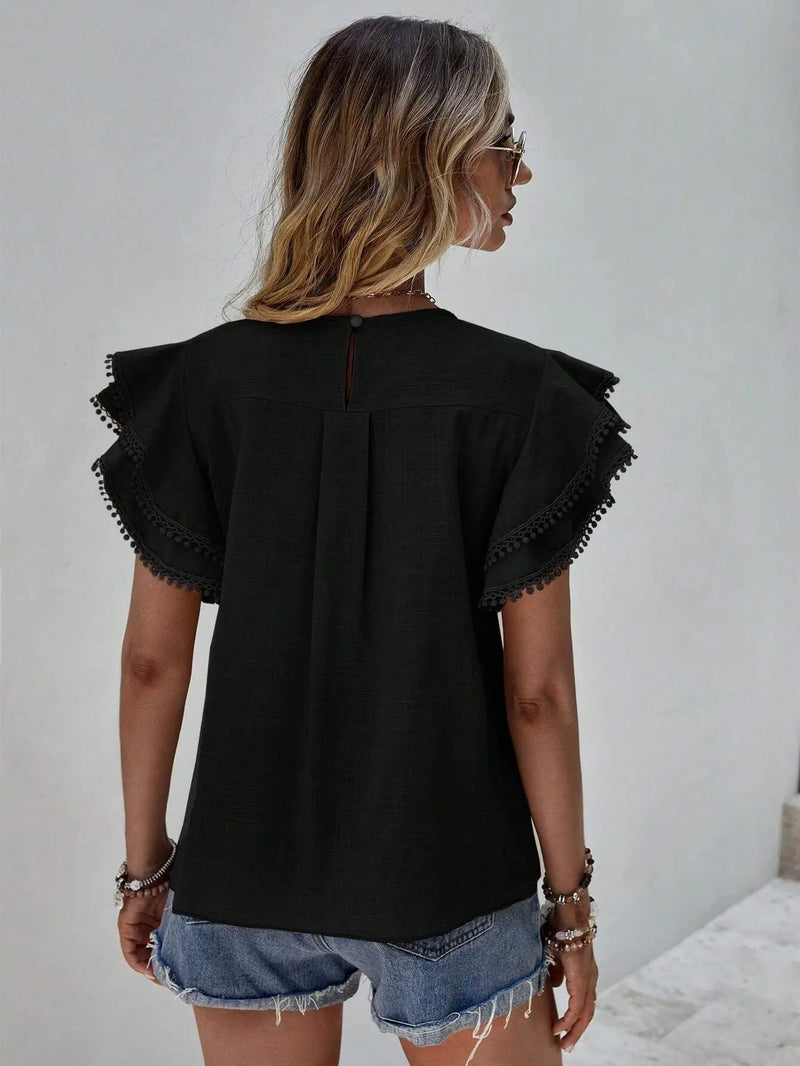 Effortlessly Elegant Blouse with a Timeless Design
