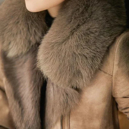 Well Tailored Jacket with a Graceful Silhouette
