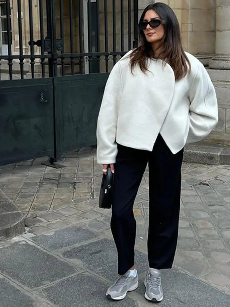 Well Tailored Jacket with a Graceful Silhouette