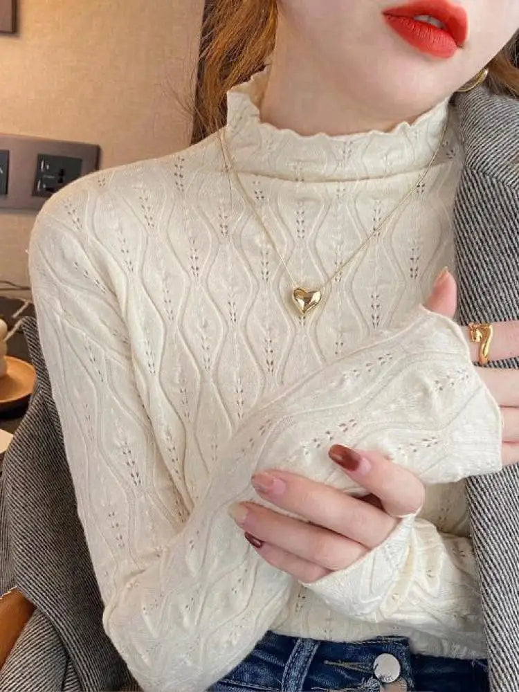 Well Tailored Sweater with a Graceful Silhouette