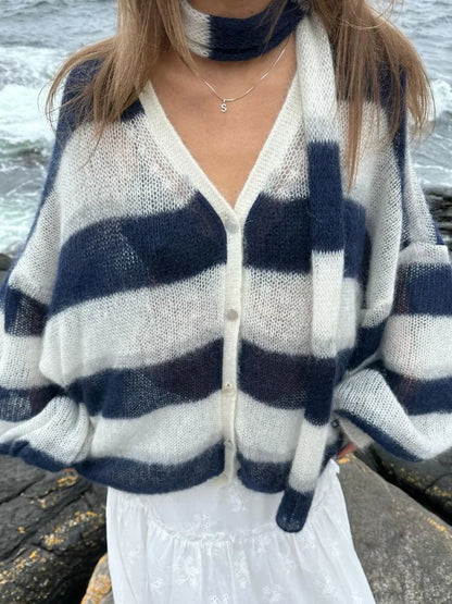 Well Tailored Cardigan with a Graceful Silhouette