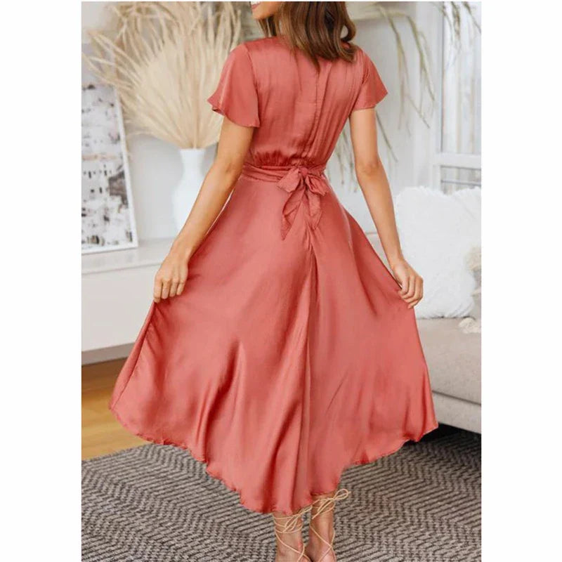 Classic Vintage Dress with a Flattering Fit