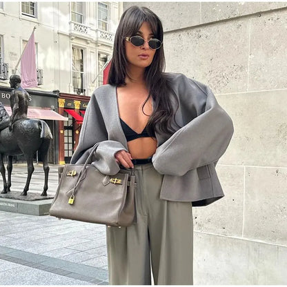 Well Tailored Jacket with a Graceful Silhouette