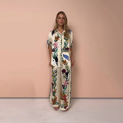 Effortlessly Elegant Garment with a Timeless Design