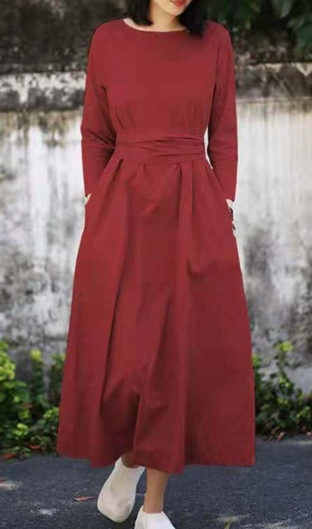 Well Tailored Dress with a Graceful Silhouette