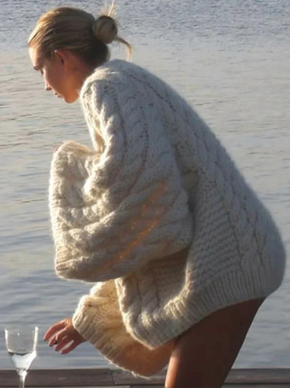 Well Tailored Sweater with a Graceful Silhouette