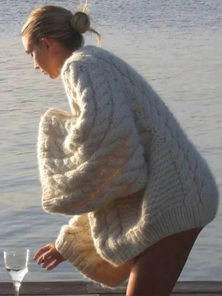 Well Tailored Sweater with a Graceful Silhouette