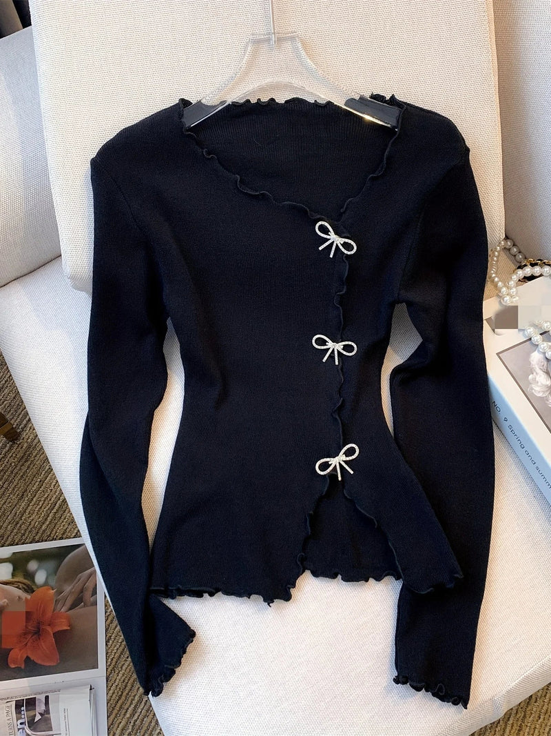 Classic Vintage Sweater with a Flattering Fit