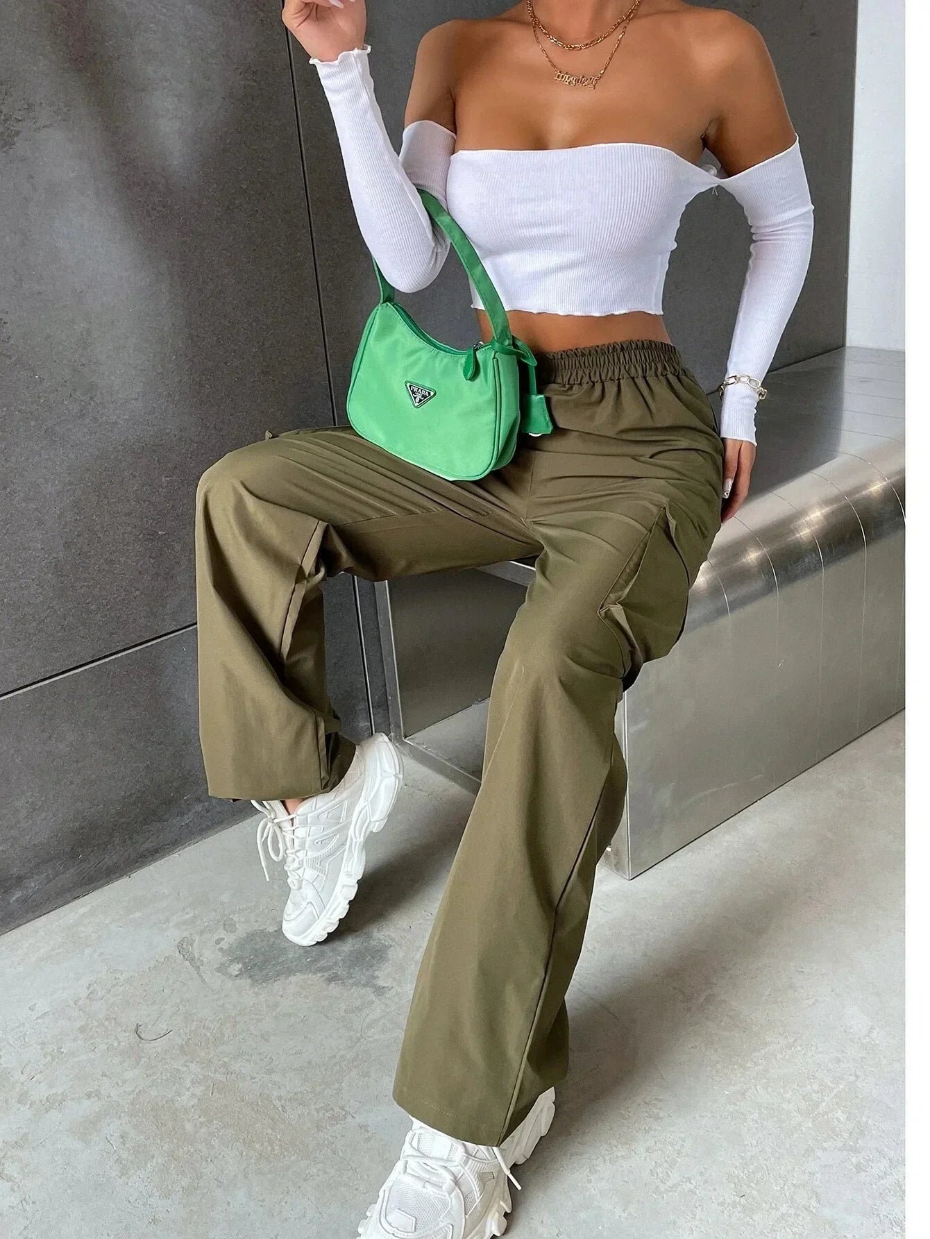 Well Tailored Bag with a Graceful Silhouette