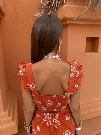 Beautifully Finished Top in a Timeless Design