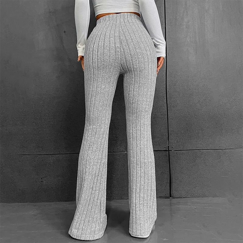 Elegantly Styled Trousers for Everyday Wear