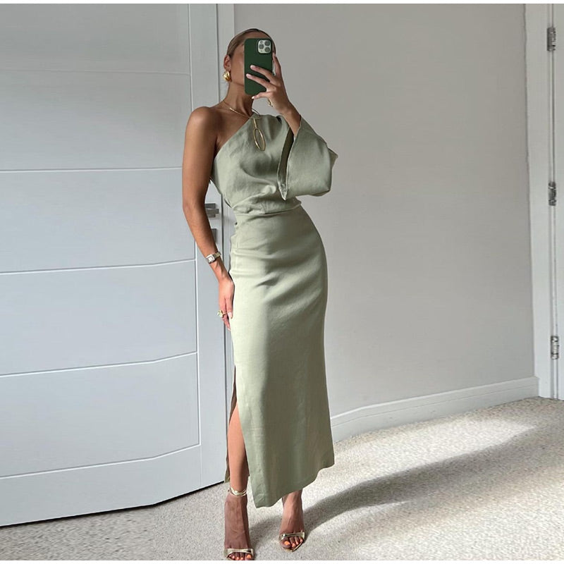Sophisticated Dress with a Clean Classic Look