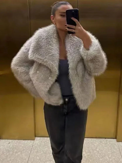 Elegantly Styled Coat for Everyday Wear