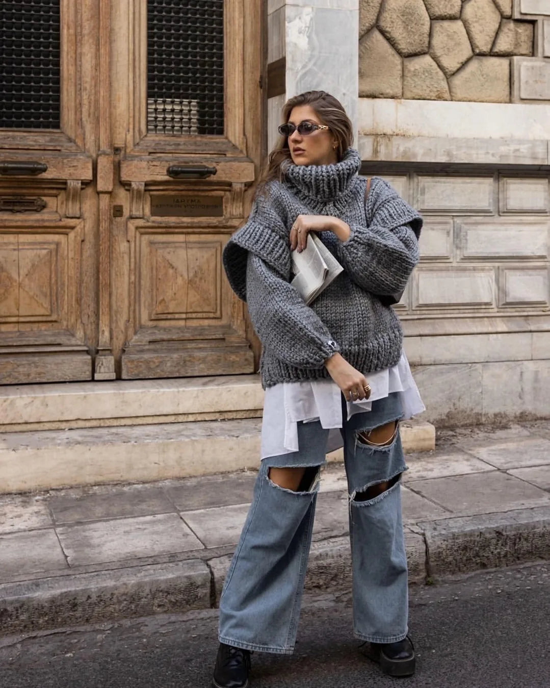 Well Tailored Sweater with a Graceful Silhouette