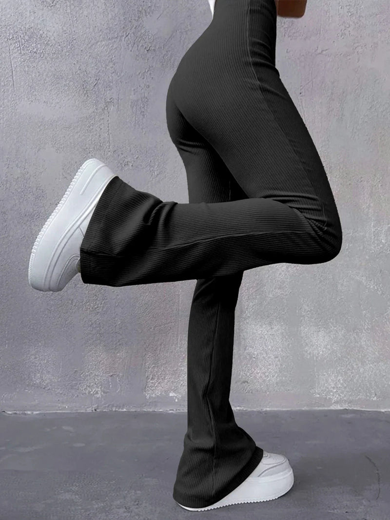 Classic Vintage Trousers with a Flattering Fit