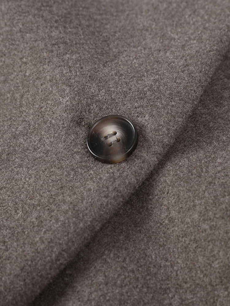 Well Tailored Jacket with a Graceful Silhouette