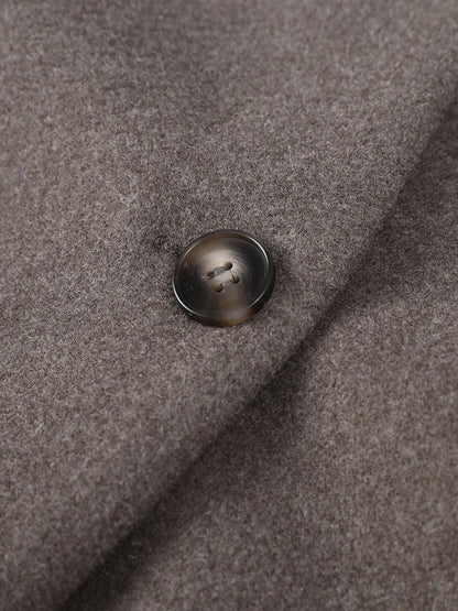Well Tailored Jacket with a Graceful Silhouette