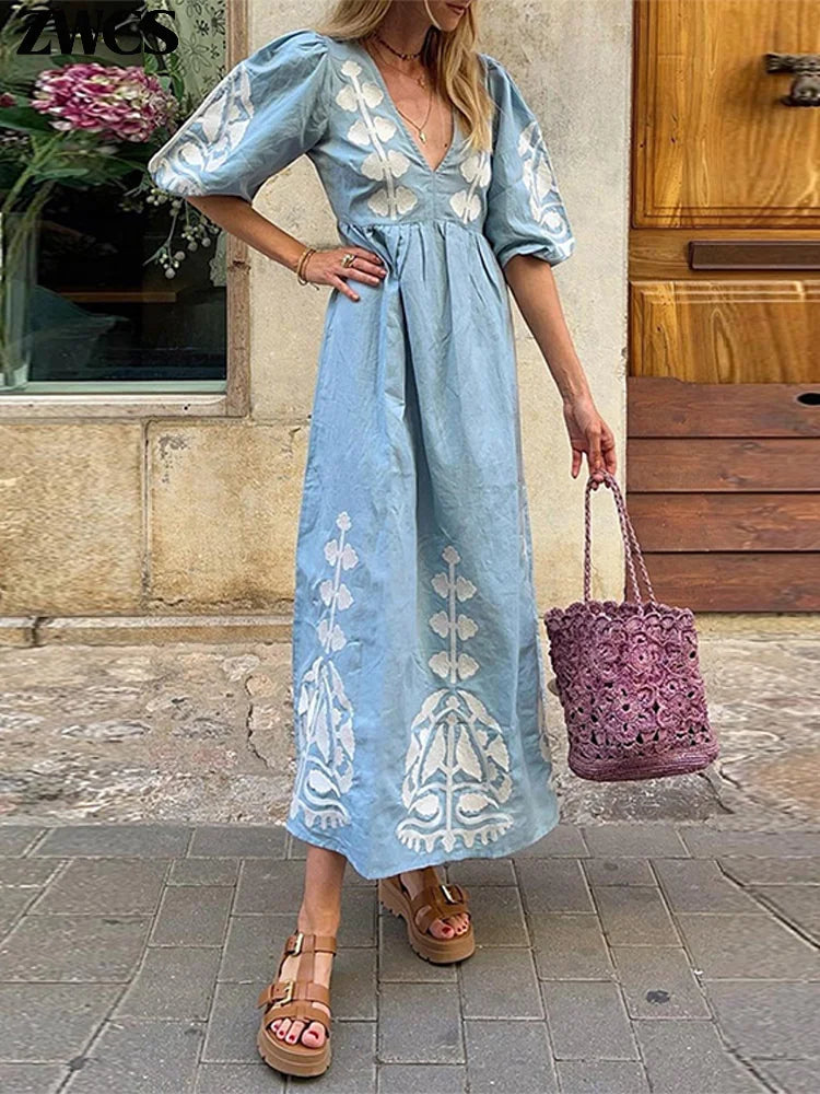 Classic Vintage Dress with a Flattering Fit